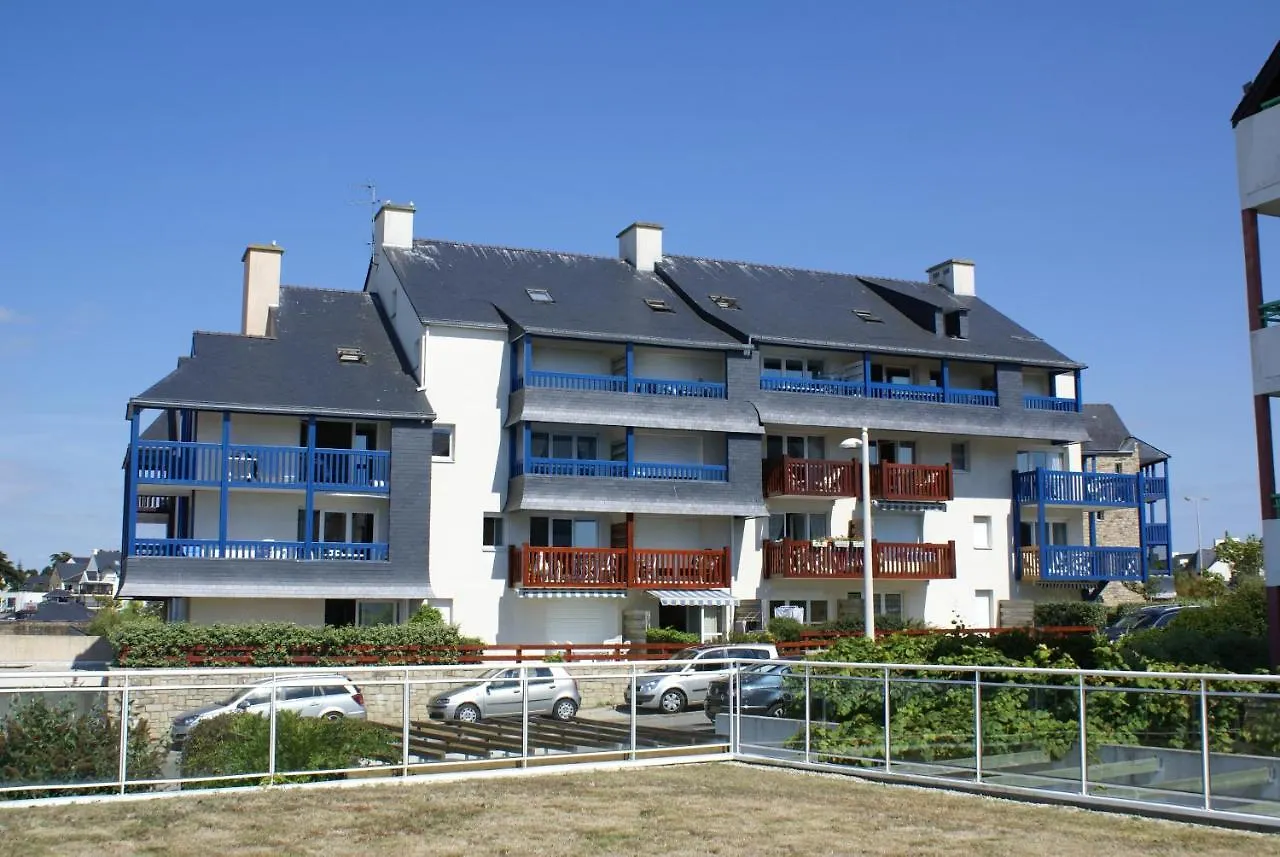 Apartment Ref 005 Studio Pour Deux Personnes Avec Terrasse Residence Avec Piscine Port Crouesty Arzon